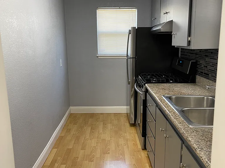 1705 Linden St #2 — Photo 9