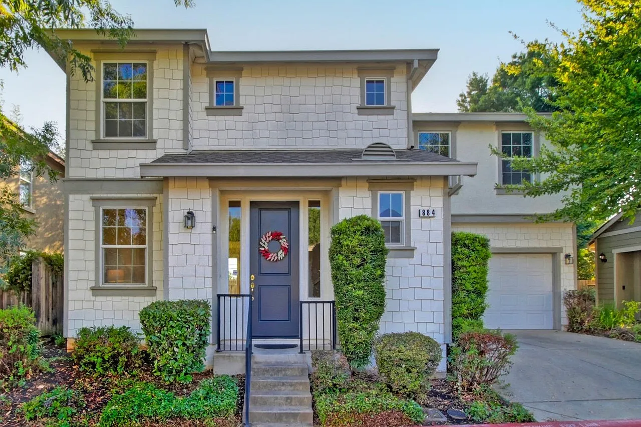 3 bed, 2.5 bath, 1604 sqft, $2,895 — Photo 1