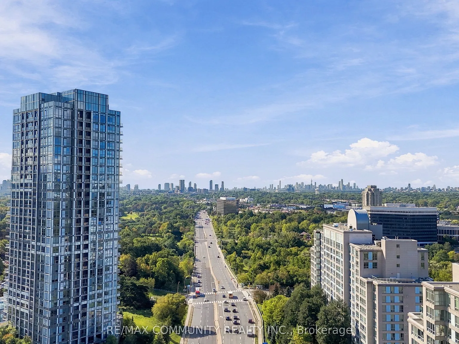 18 Graydon Hall Dr — Photo 3