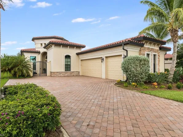 9313 Vercelli Ct, Naples, FL 34113