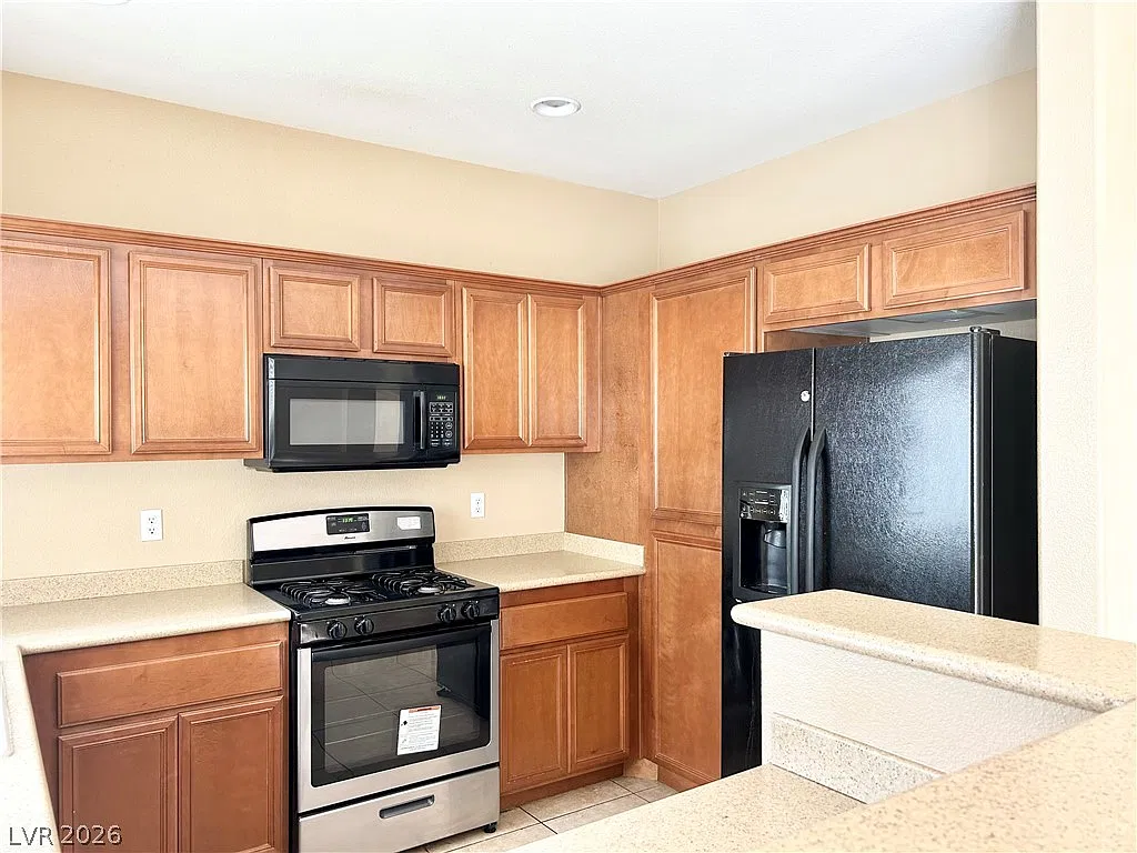 3 bed, 2.5 bath, 1595 sqft, $1,895 — Photo 4