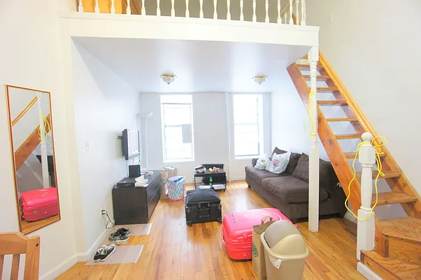 Rented by Compass | media 21