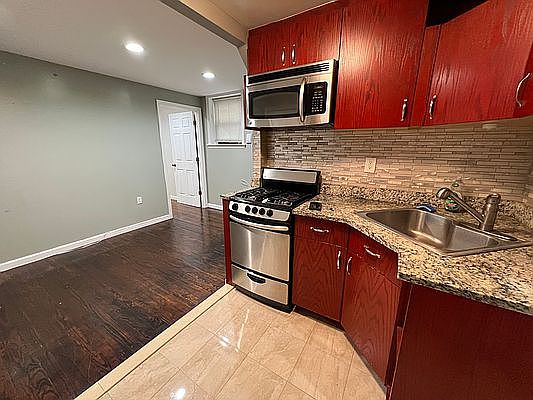 1st image of 2246 Steinway St #1