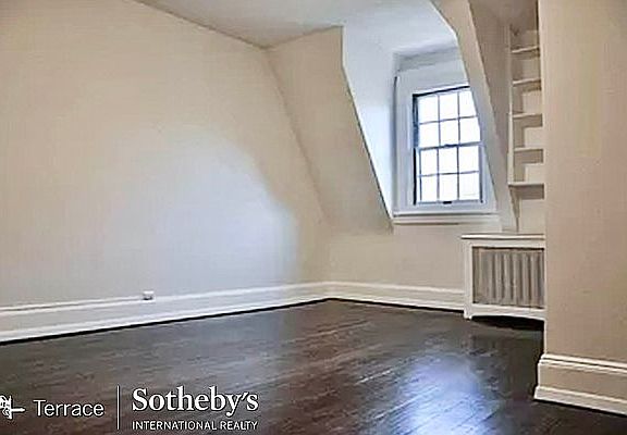 2nd image of 398 Burns St #2