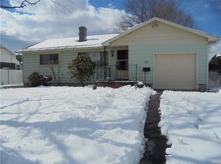 7431 Palmcrest Rd, North Syracuse, NY 13212