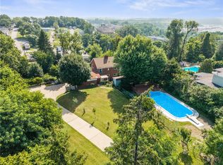 204 Glenburn Dr, Pittsburgh, PA 15236