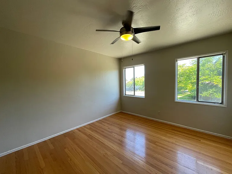 5488 Carlson Dr #&-5492 — Photo 12