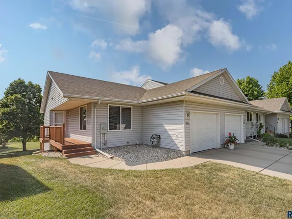 1816 S Campbell Trl, Sioux Falls, SD 57106