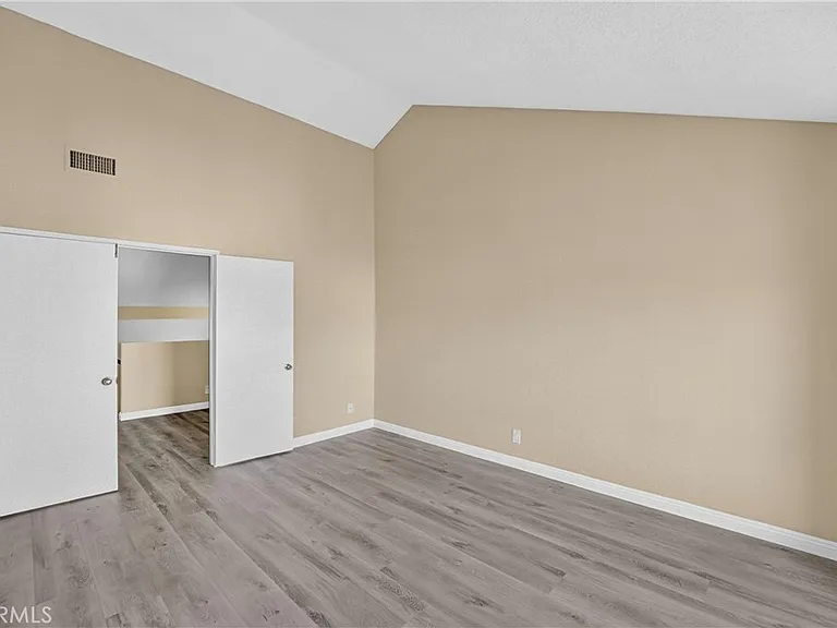 659 N Lark Ellen Ave — Photo 26