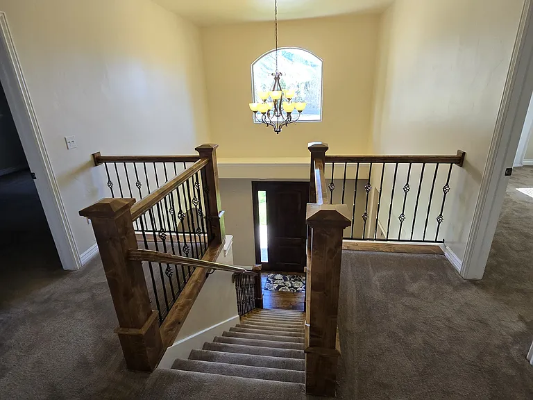 358 E Wayne Ct — Photo 5