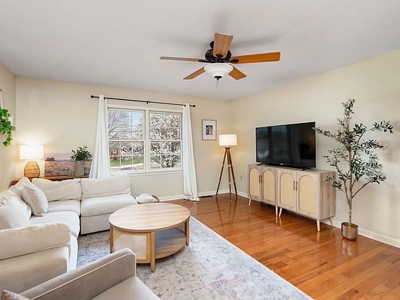 5th image of 162 Cold Springs Rd