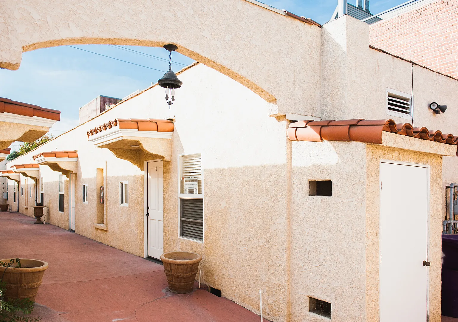 Spanish Style Living In Long Beach! — Photo 4