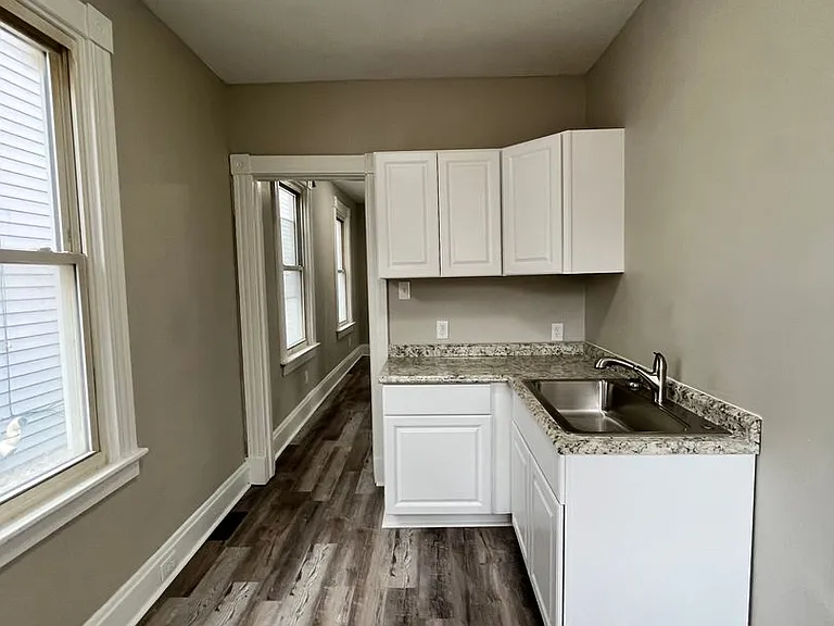 1214 Gilsey Ave — Photo 8
