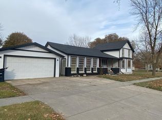 707 Wemple St, Parkersburg, IA 50665