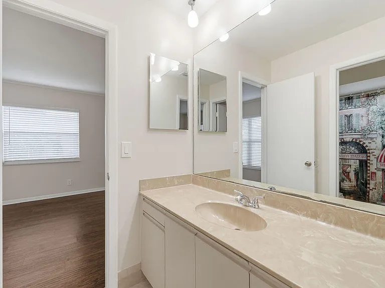 433 SW 27th Ave — Photo 35