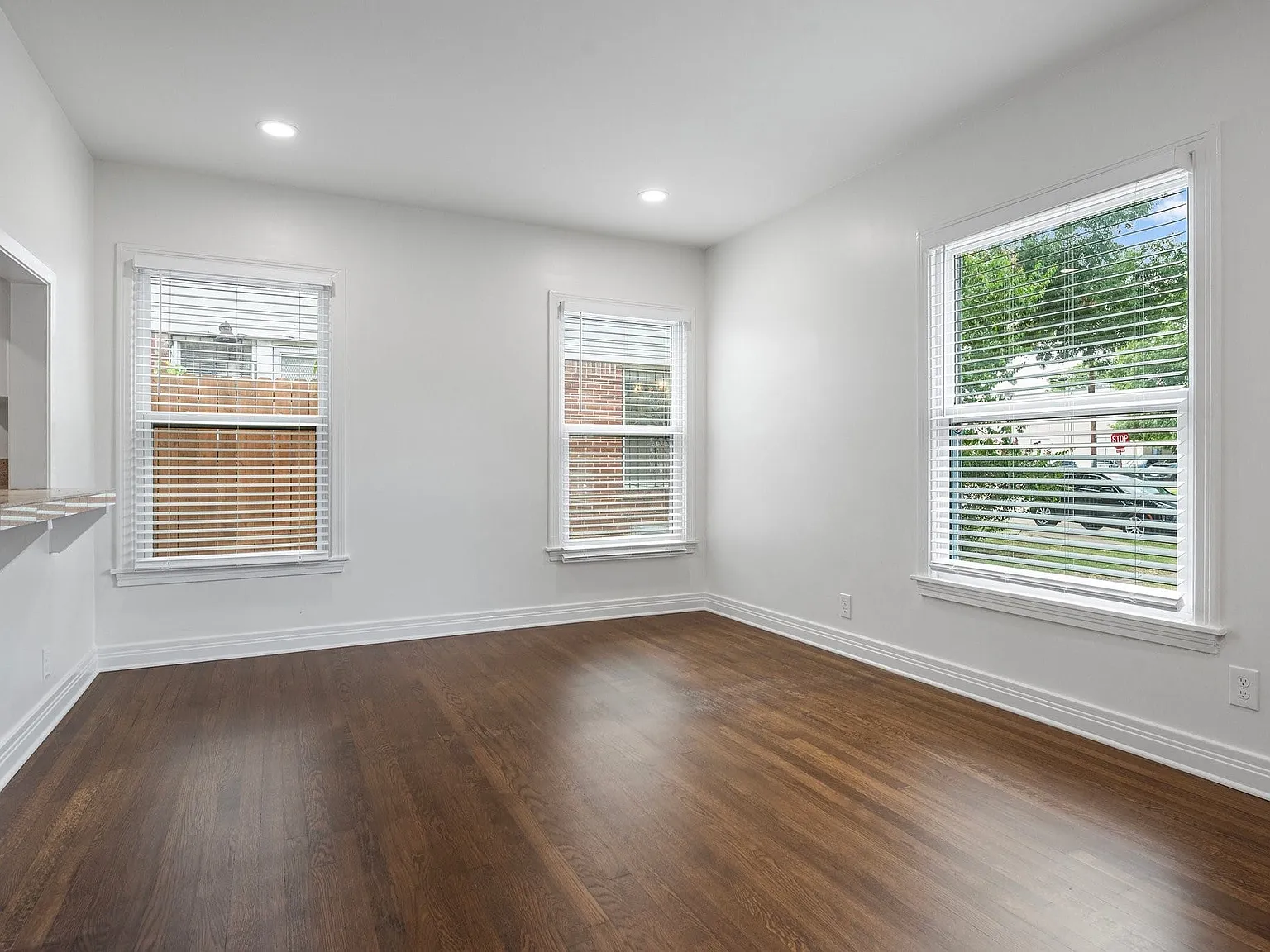1 bed, 1.0 bath, 817 sqft, $1,725 — Photo 2