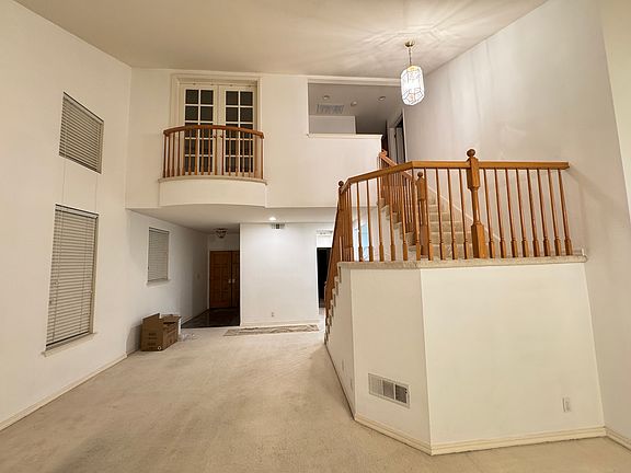 5th image of 7948 Pineville Cir