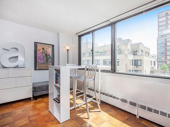 3rd image of 16 W 16th St APT 14RN