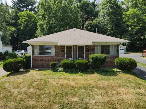1944 & 1946 26th St, Cuyahoga Falls, OH 44223