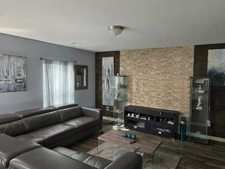 2441 Whirlwind Ln — Photo 5