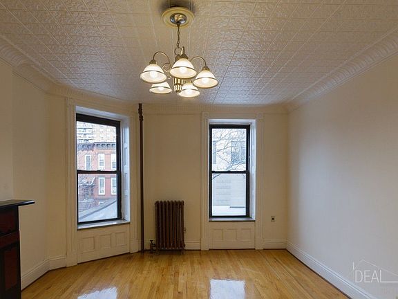 2nd image of 318 11th St APT 2R