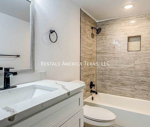 2nd image of 2614 Ghent St