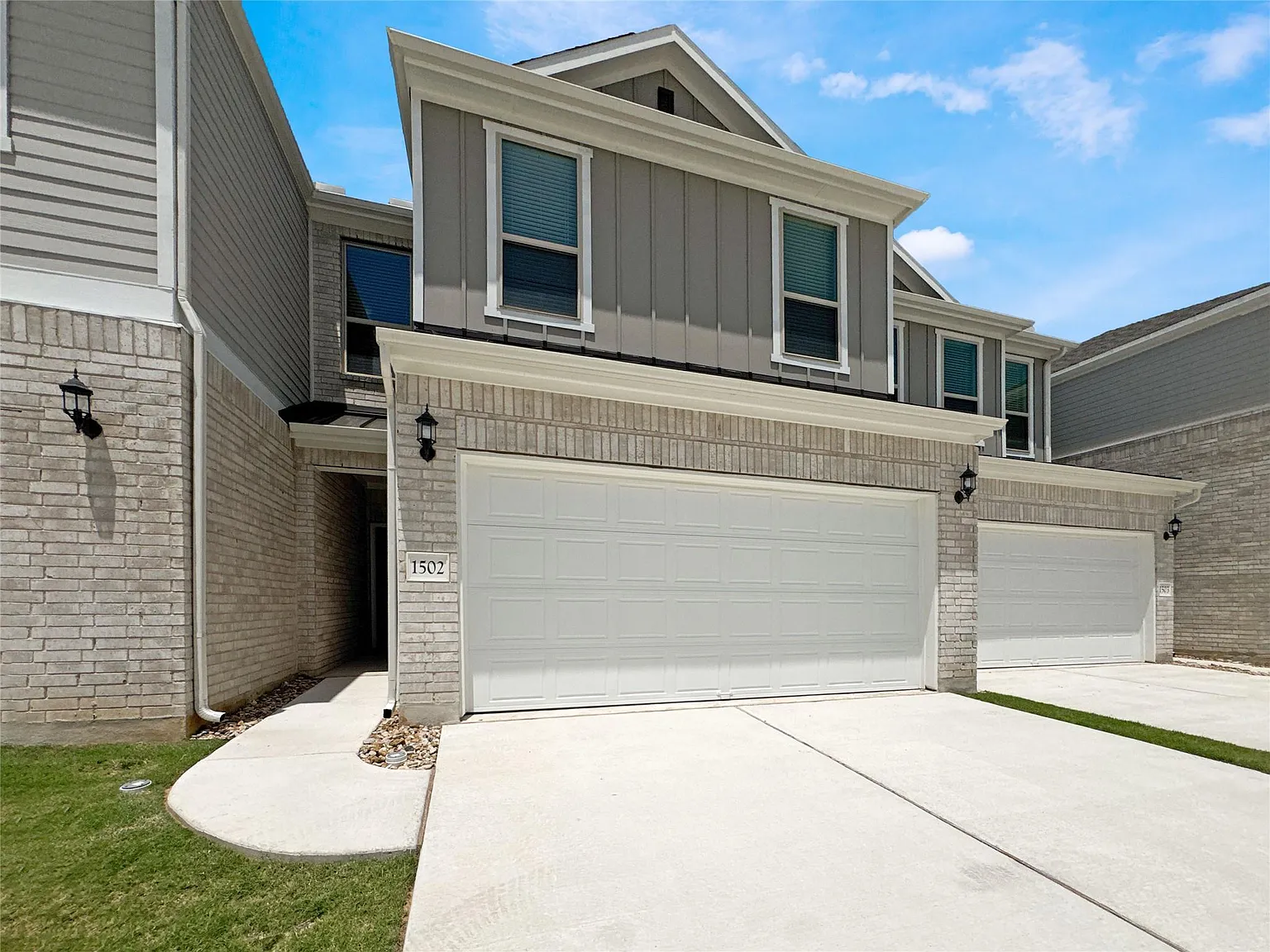 3 bed, 2.5 bath, 1922 sqft, $2,250 — Photo 2