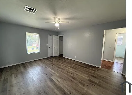 3 bed, 960 sqft, $1,099 — Photo 2