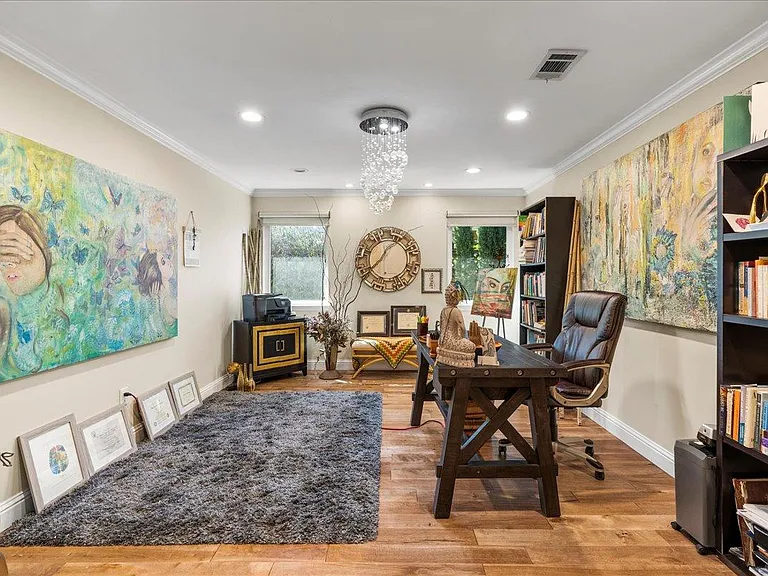 1055 W McKinley Ave — Photo 14