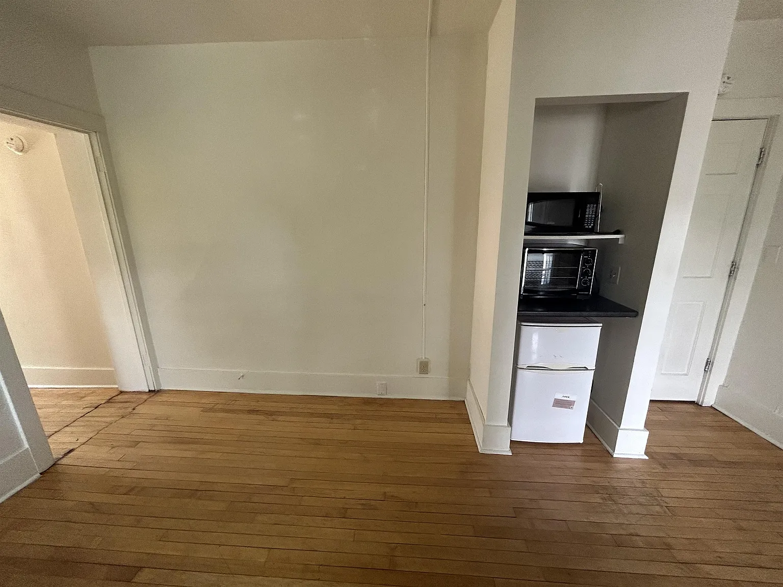 240 West Lakelawn Place - 6 — Photo 2