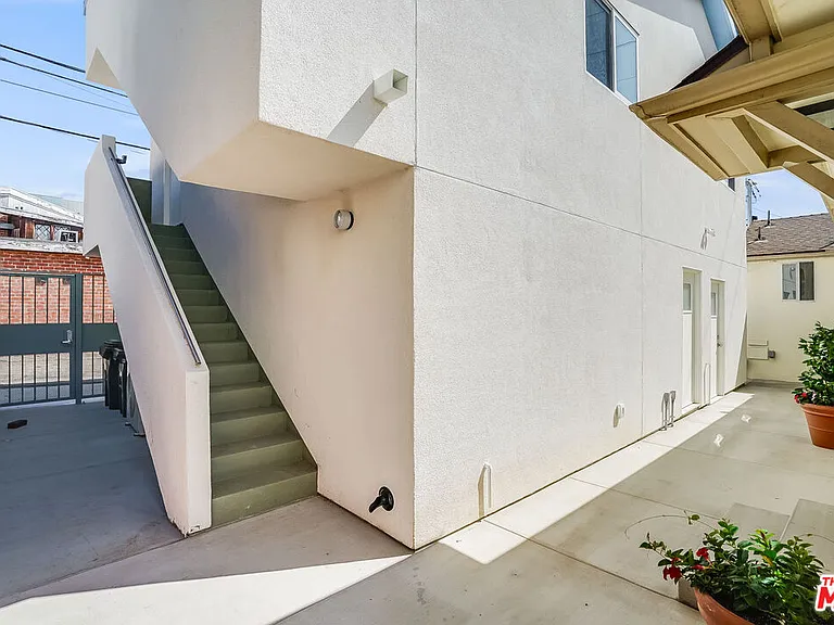 1780 Midvale Ave — Photo 3