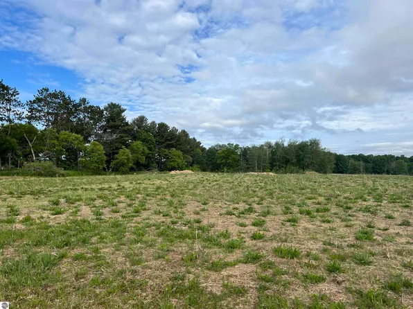 7478 Hannah Rd, Kingsley, MI 49649