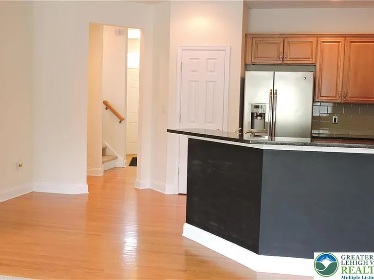 107 Highlands Blvd — Photo 7