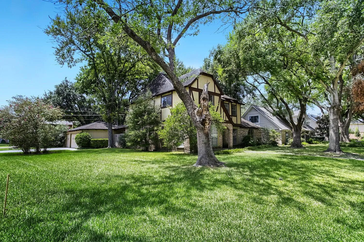 4 bed, 2.5 bath, 2774 sqft, $3,170 — Photo 4