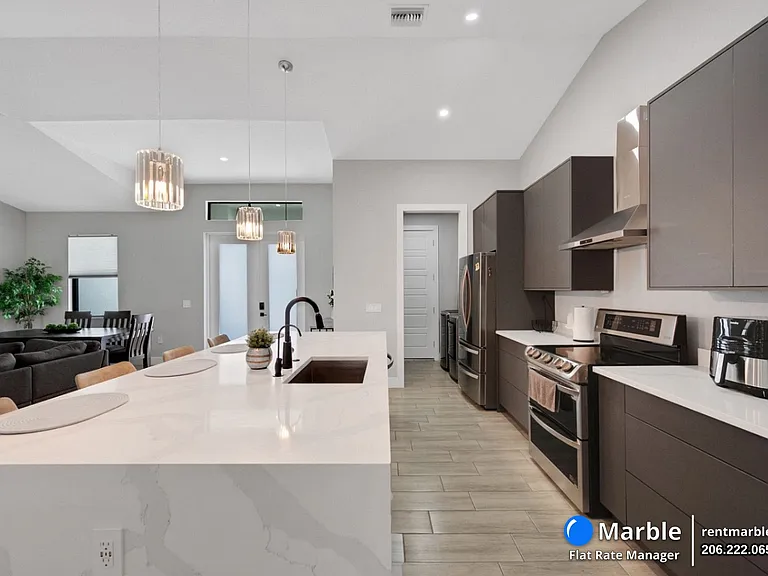 4618 Catalina Ln — Photo 18
