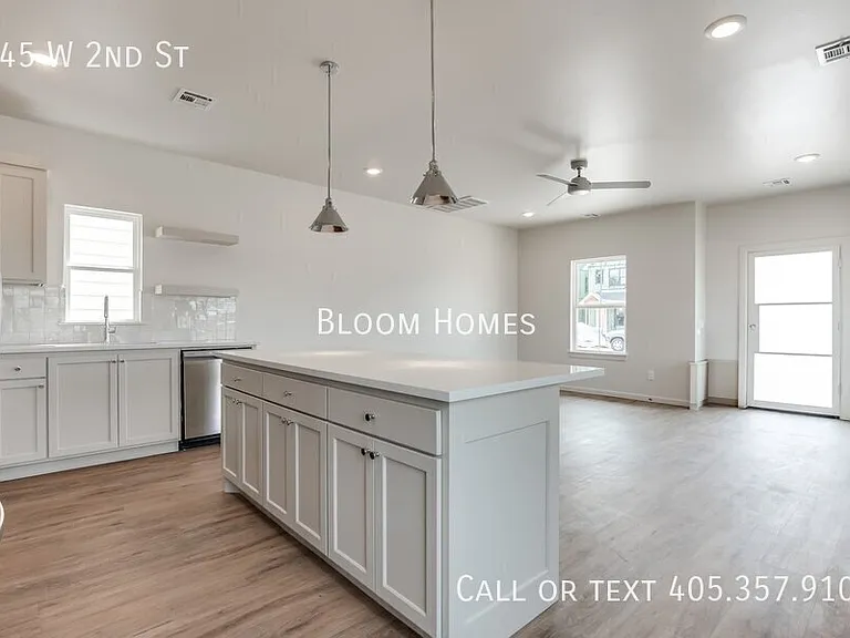 645 W 2nd St — Photo 11