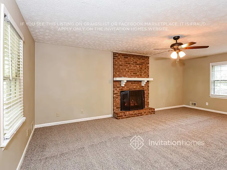 201 Hardman Way — Photo 5