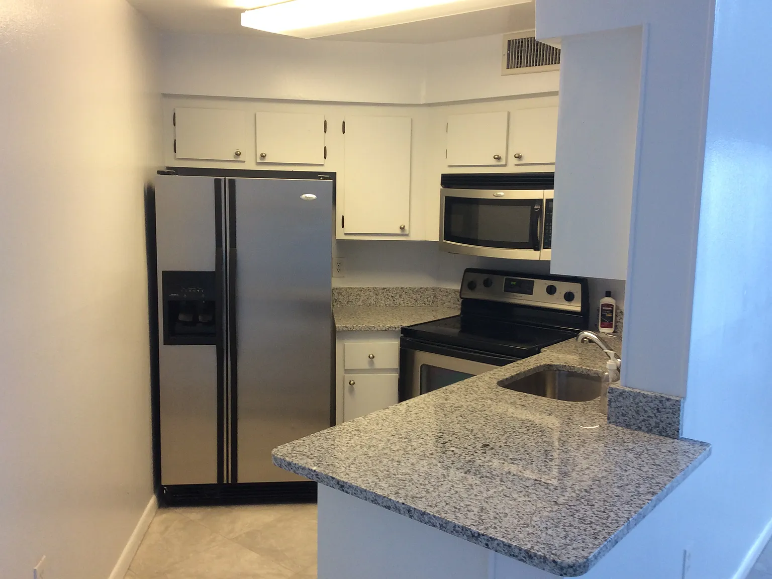 2 bed, 820 sqft, $1,800 — Photo 3