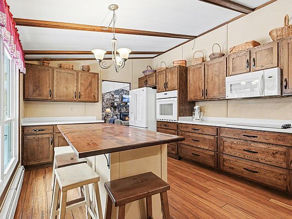 5th image of 1951 Kneeland Rd