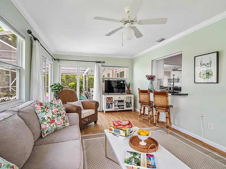 1120 Morse Blvd — Photo 14