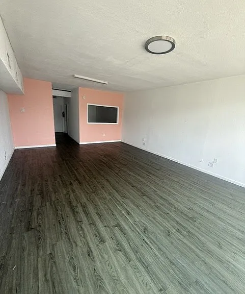1118 Morgan Ave — Photo 2