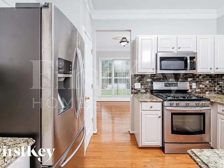 3312 Cornelia Ct — Photo 8
