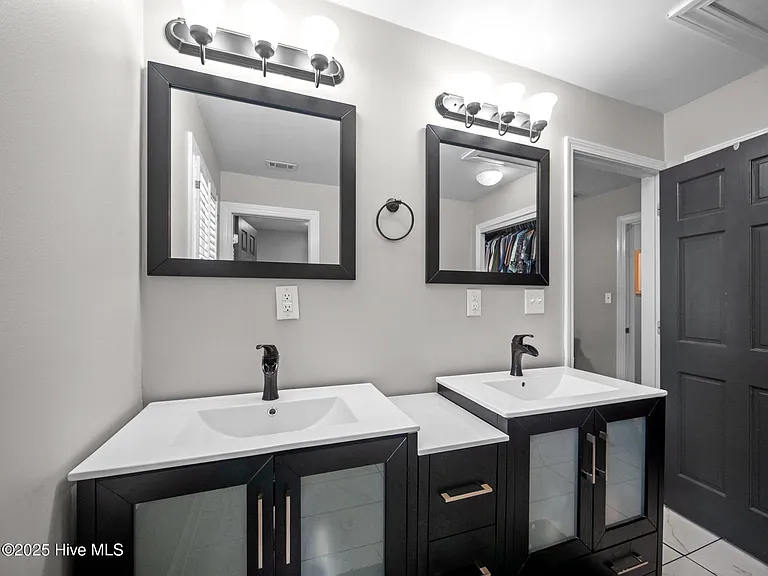 939 Eton Dr — Photo 47