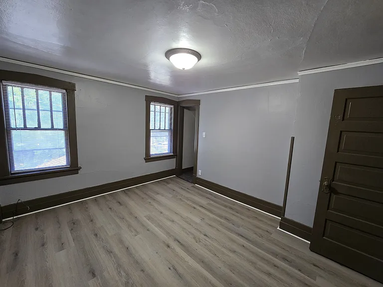 506 Fowler St — Photo 14
