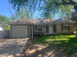 1004 N 9th St, Arkansas City, KS 67005