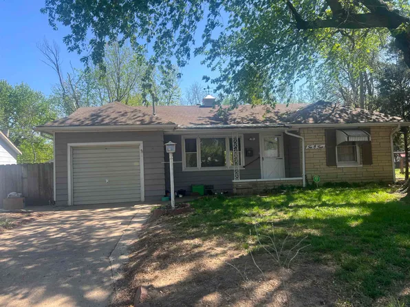 1004 N 9th St, Arkansas City, KS 67005