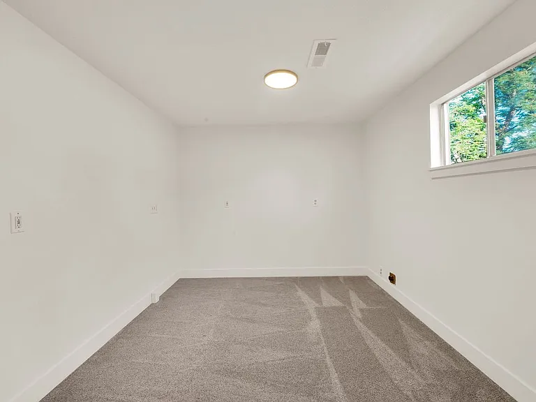 189 N 300 E #1 — Photo 22