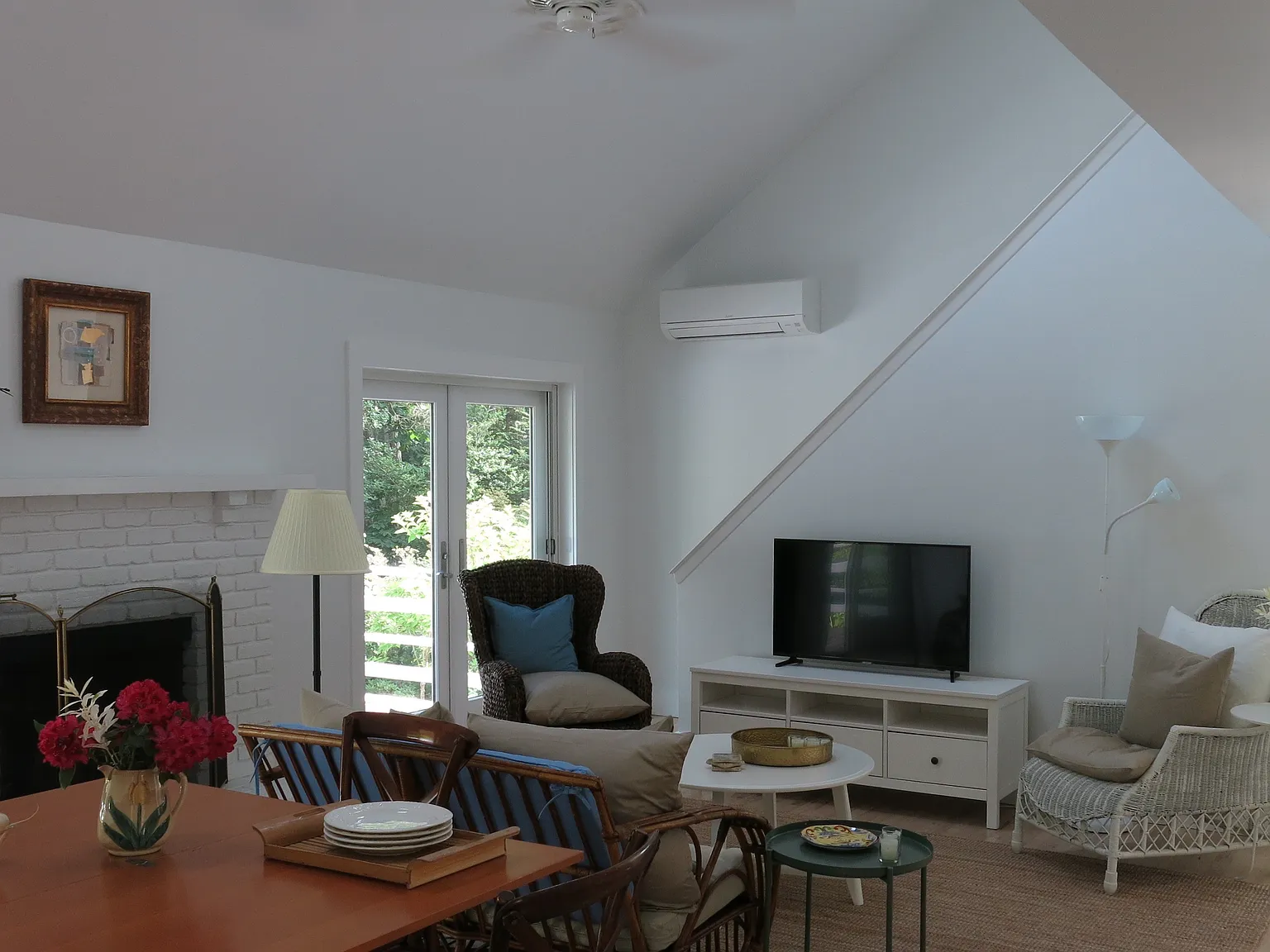Sunny Beach Cottage With Deeded Access To Gardiner's Bay — Photo 4