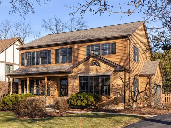 825 Evergreen Ave, Glen Ellyn, IL 60137