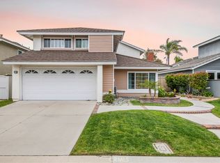 30 Halfmoon, Irvine, CA 92614